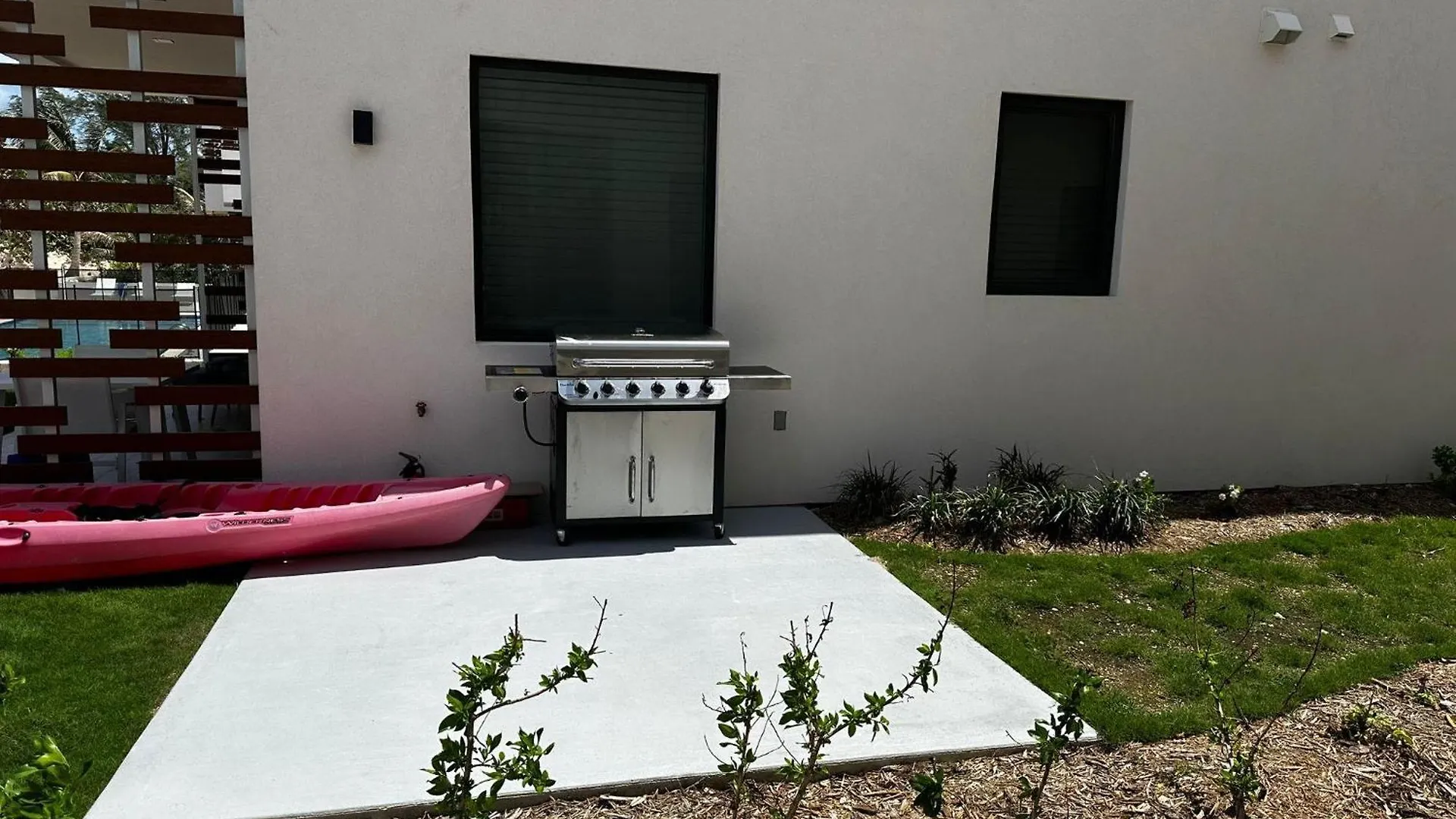 Silver Reef 4 Oceanfront Condo North Side 케이맨 제도