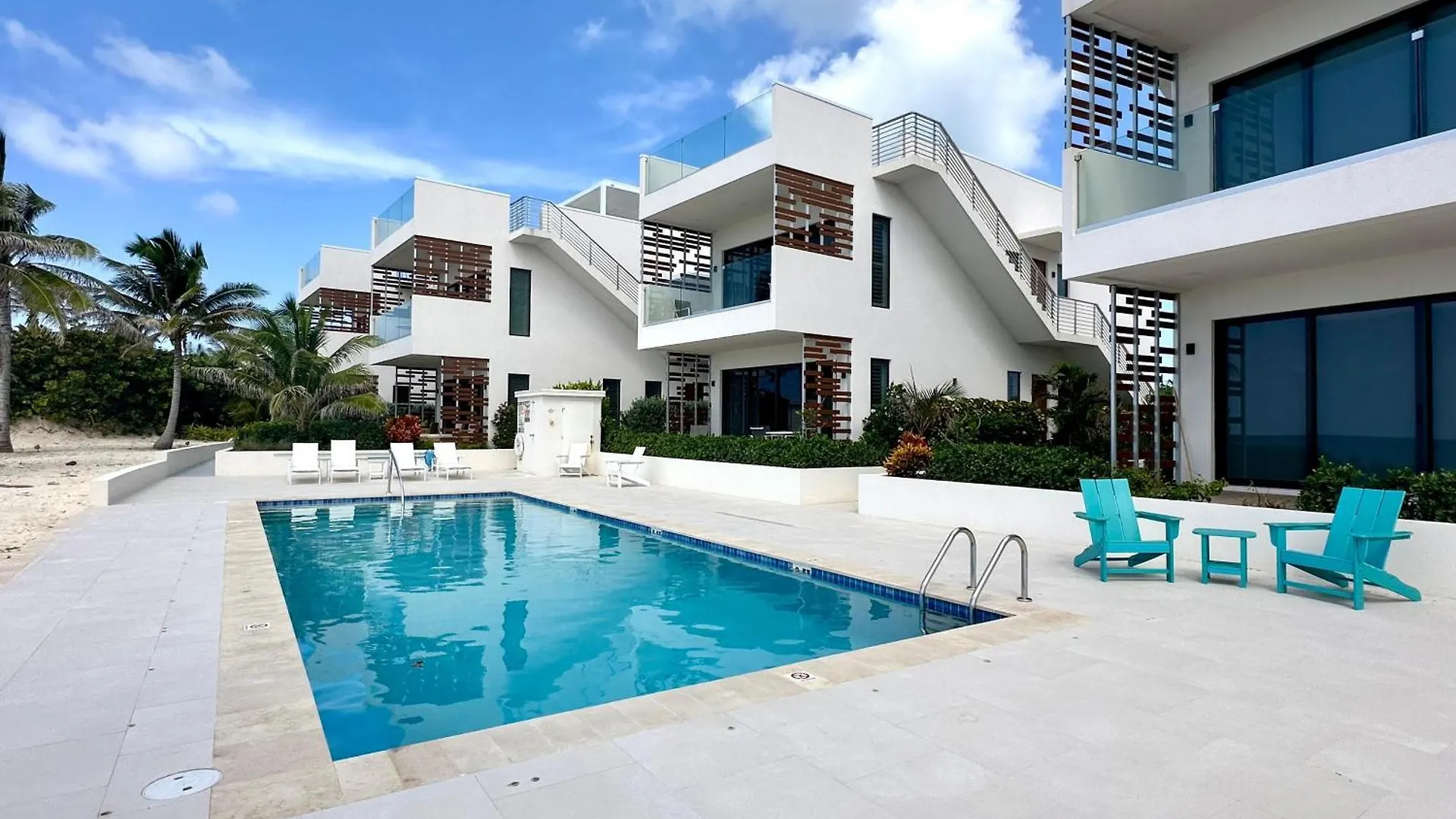 Silver Reef 4 Oceanfront Condo North Side 케이맨 제도