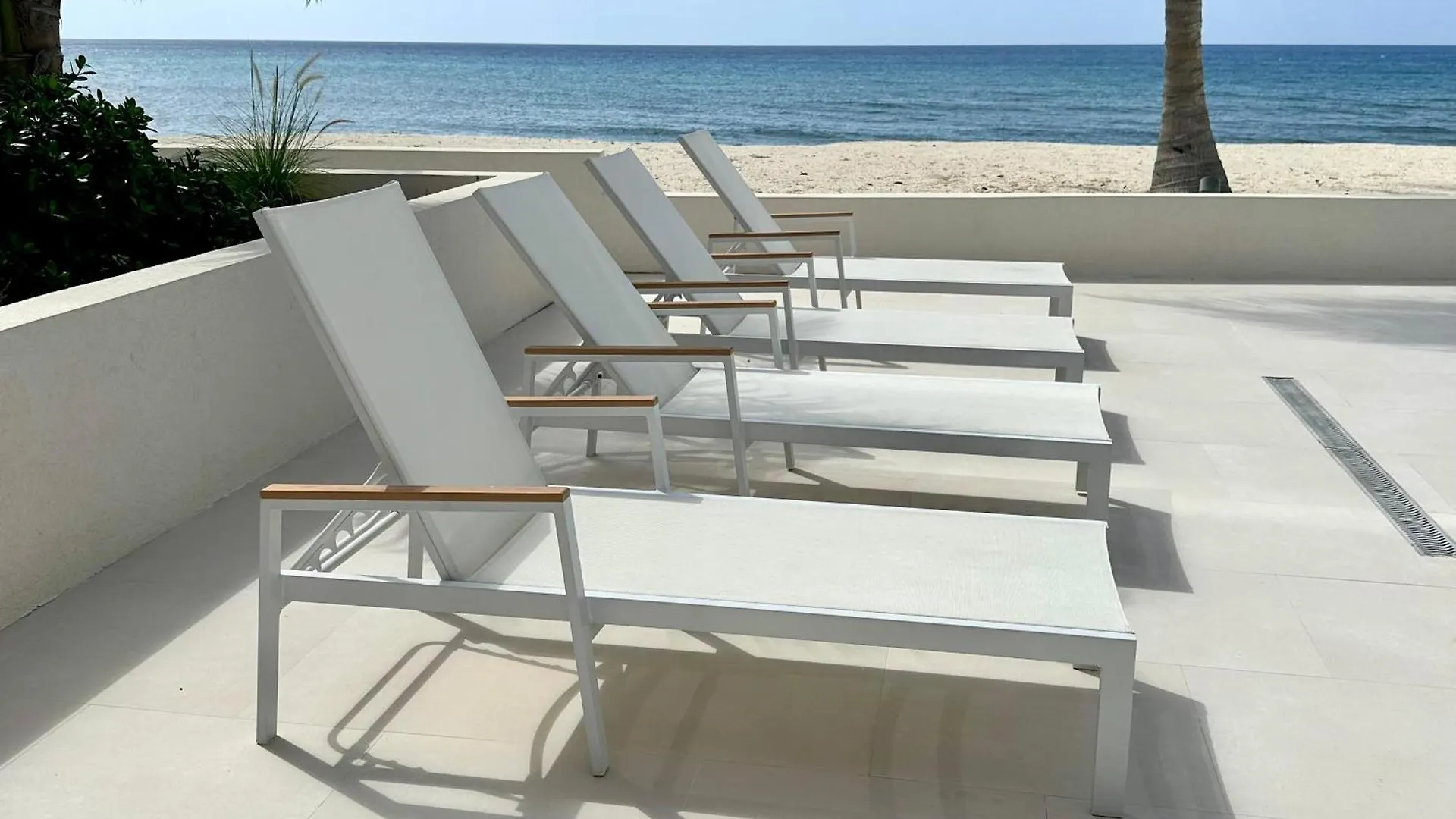 Silver Reef 4 Oceanfront Condo North Side 0*,  케이맨 제도